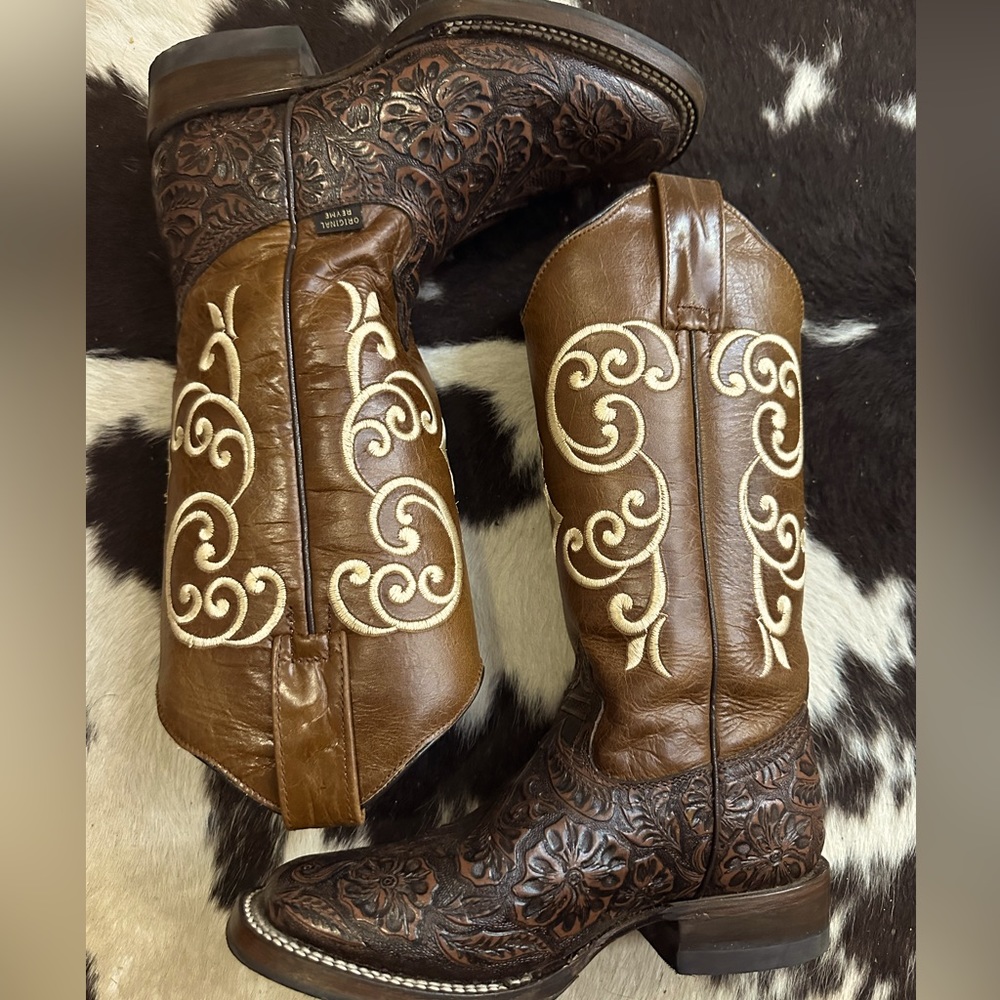Square Toe tooled leather Boots!